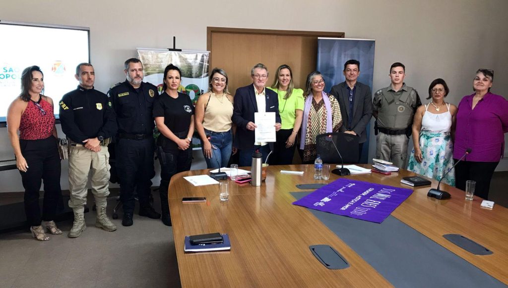 Projeto para combater a violência doméstica é apresentado em São Leopoldo SecretAriaGiseldaapresentaprojetodaSemuspparacombateraviolAnciadomAstica1681142427549