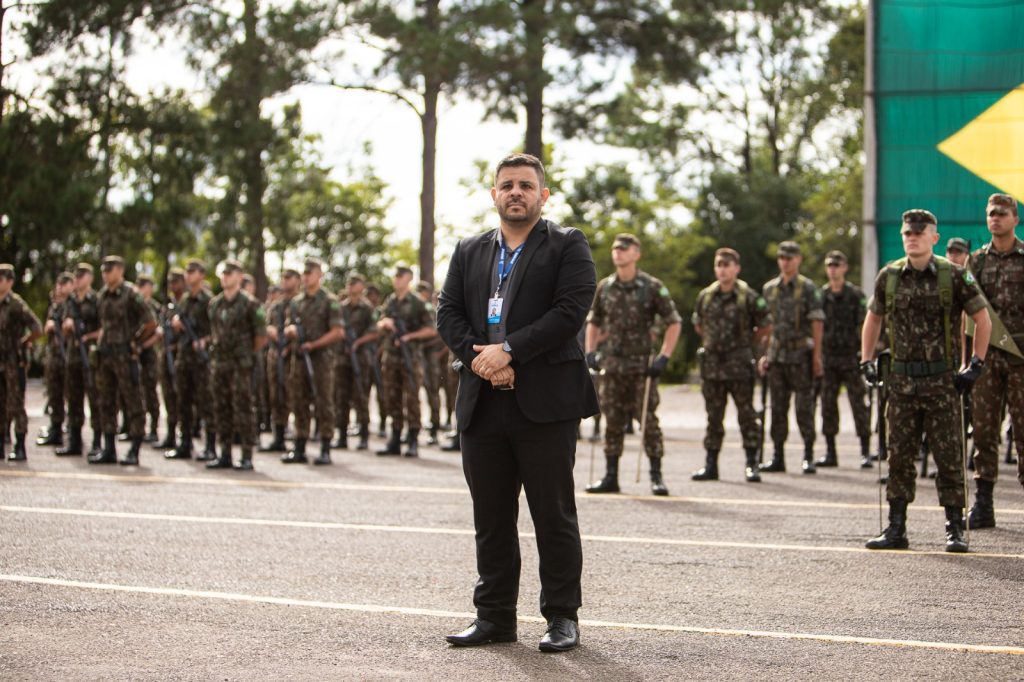 Diretor-geral do Semae recebe diploma de colaborador emérito do 19º Batalhão de Infantaria Motorizado WhatsApp Image 2023 04 21 at 09.15.39