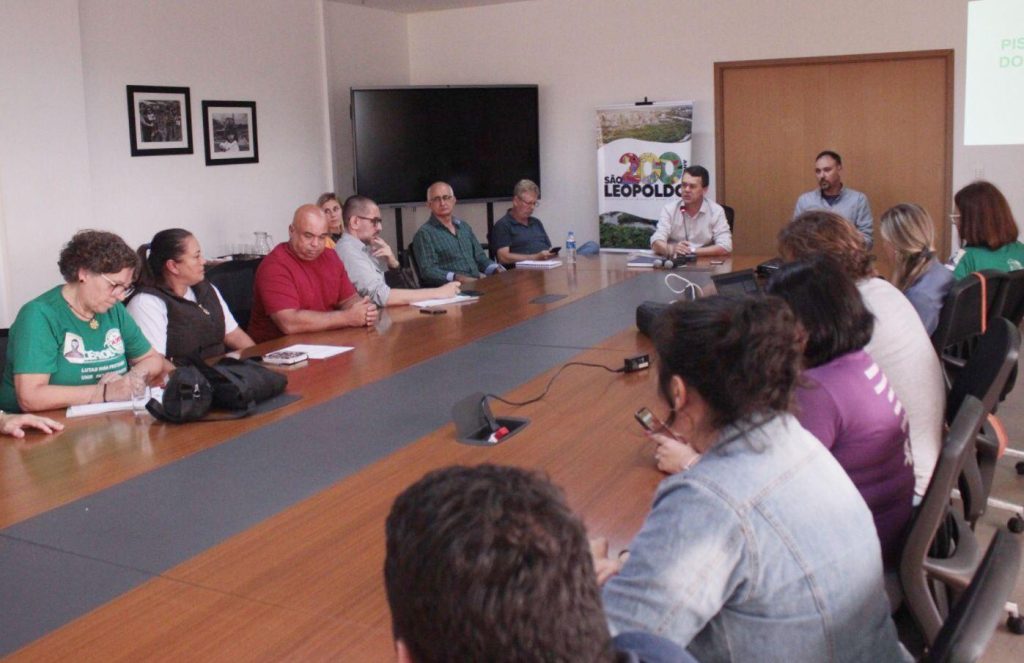 Prefeitura de São Leopoldo negocia reajuste salarial com sindicatos em terceiro encontro reajustes