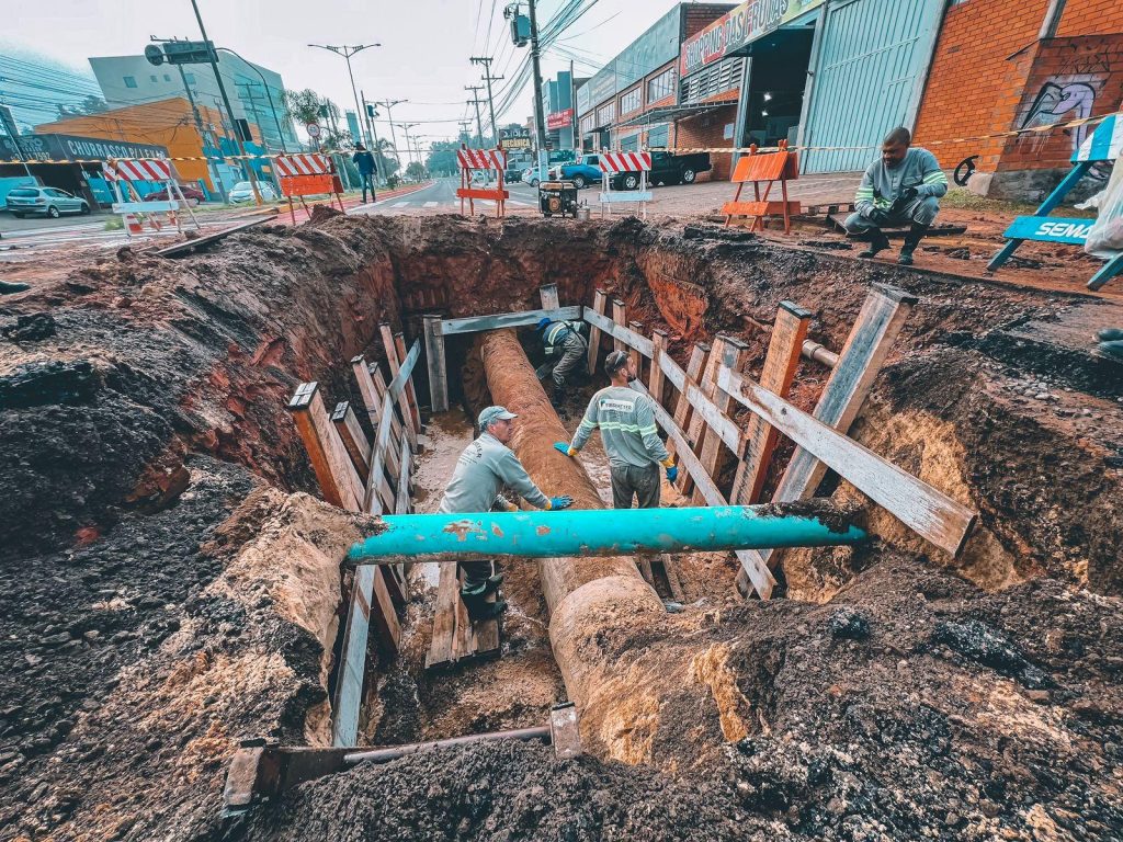 Rompimento de adutora afeta abastecimento de água em São Leopoldo, afeta cerca de 90 mil pessoas Adutora