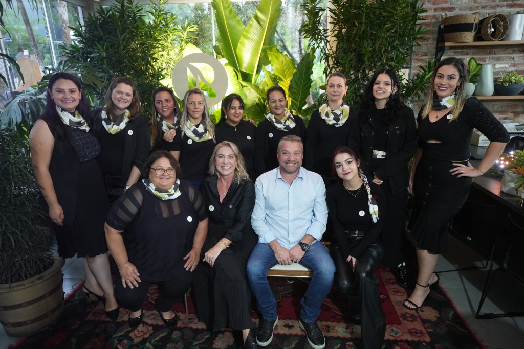 Recanto Tropical: Renovação e Experiências Sensoriais no Paisagismo DSC01347