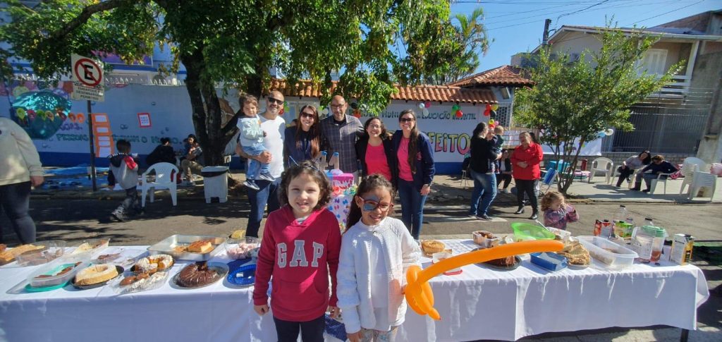 EscolaAmorPerfeitocomemora41anos11684161626150