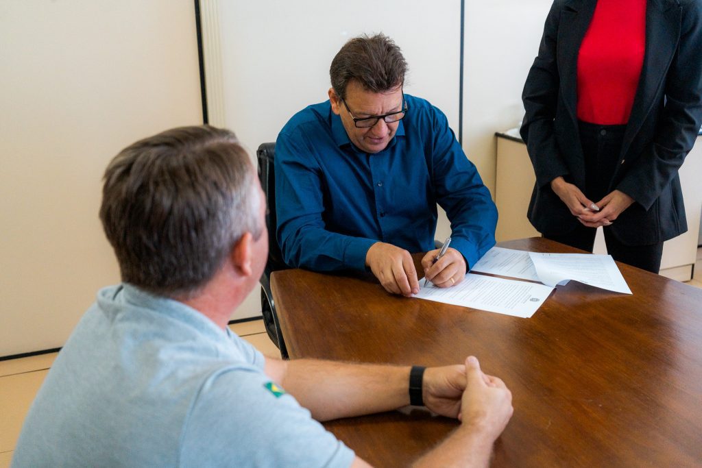Descubra qual foi a primeira empresa a assinar o contrato para o Distrito Industrial de Campo Bom niar formas 250423 1