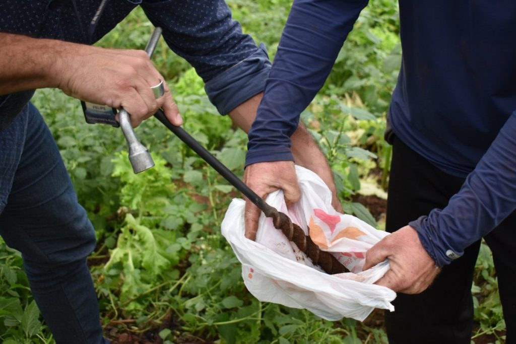 Prefeitura de Ivoti disponibiliza análise de solo à agricultores locais prefeitura de ivoti disponibiliza analise de solo para agricultores por meio de lei de incentivo