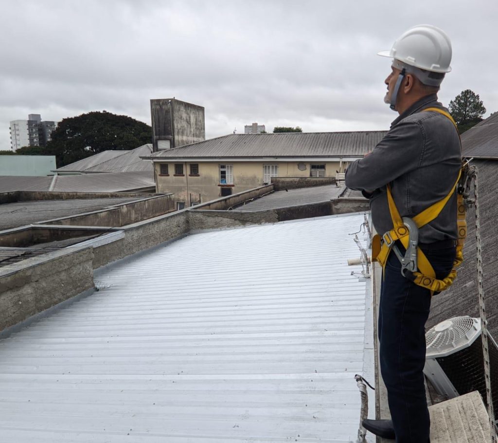 Hospital Centenário conclui obra de melhoria em Bloco Cirúrgico com novo telhado telhado