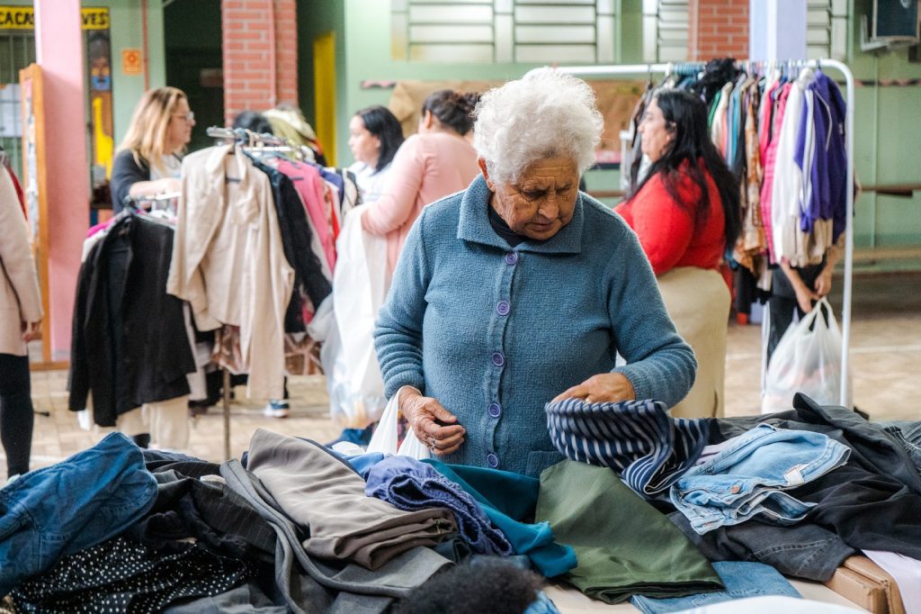 Campo Bom Solidário leva doações de inverno aos bairros e beneficia mais de 2.700 pessoas Campo BOM Solidario