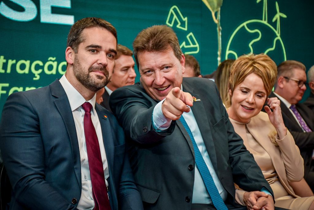 Luciano Orsi, prefeito de Campo Bom, assume presidência da Famurs FMS 0199