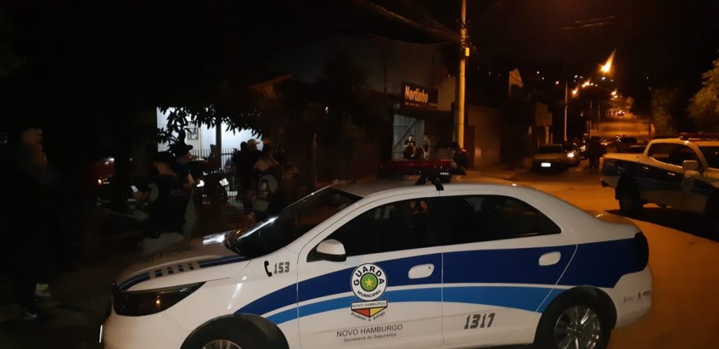Madrugadas quentes: Guarda Municipal de Novo Hamburgo recupera veículos e captura foragido em bairros centrais GM1
