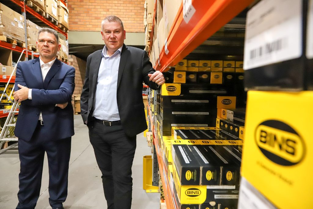 Datwyler do Brasil investe R$ 2 milhões em novo Centro de Distribuição visando crescimento no mercado de reposição automotiva Marcelo Braun gerente de Controladoria Sergio Luis Patzlaff diretor Datwyler do Brasil