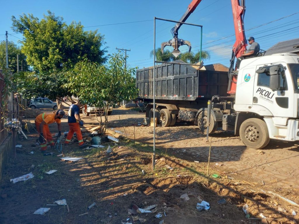 Mais de 820 toneladas de entulhos coletados em São Leopoldo por conta dos danos causados pelo ciclone Semurb1687881444325