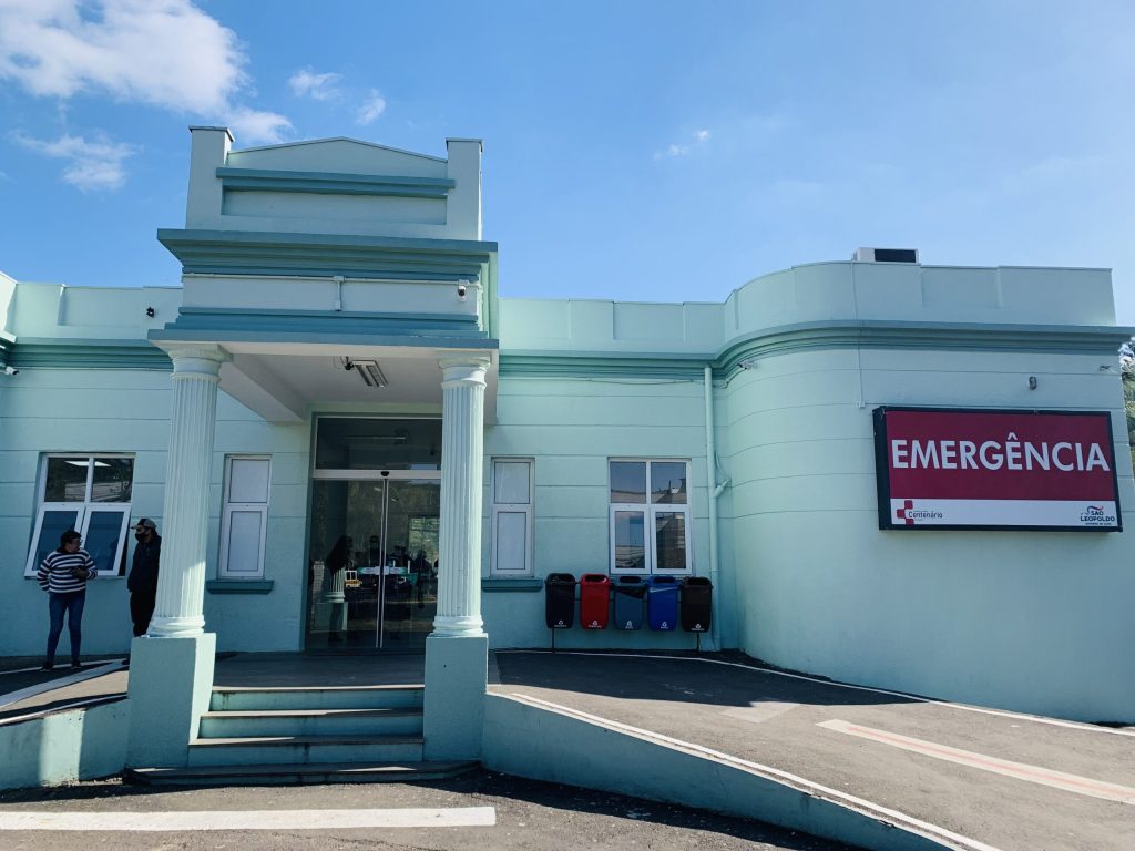 Hospital Centenário restringe atendimento em sua emergência devido à superlotação e prioriza pacientes graves Hospital centenario