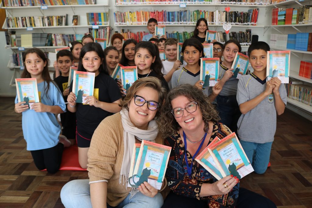 Professoras de Escola Municipal lançam livro infantil encantador: ‘Mil e uma histórias para Romeu IMG 2075