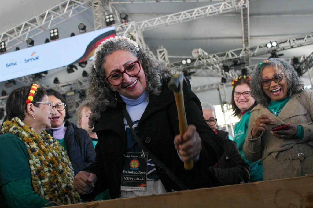 Grupos da melhor idade participam dos Jogos Germânicos durante a São Leopoldo Fest 2023 Melhor idade