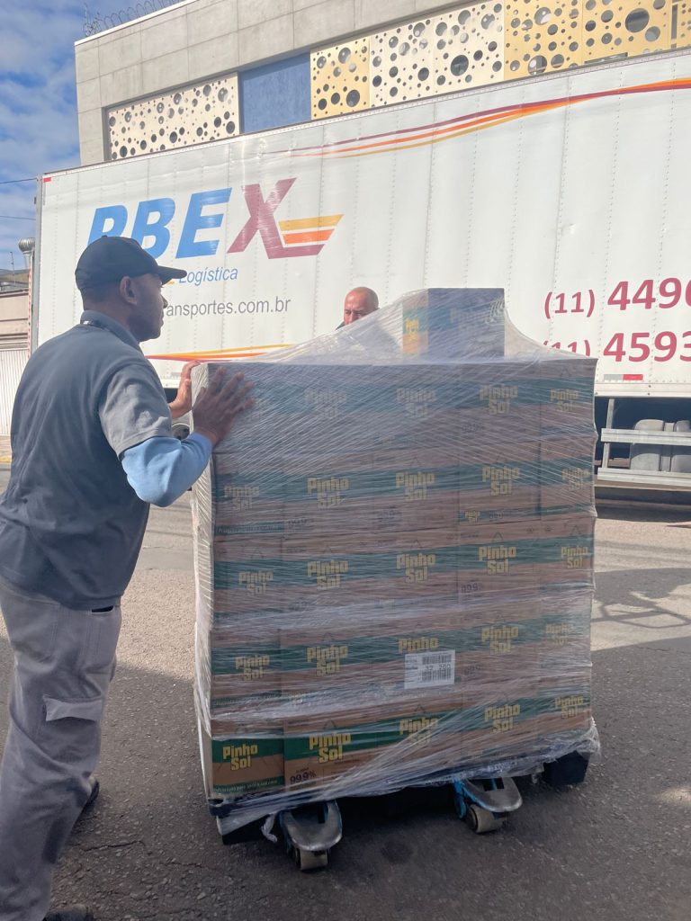 Cruz Vermelha São Leopoldo recebe 6,1 toneladas de produtos de higiene e limpeza para ajudar famílias em situação de vulnerabilidade WhatsApp Image 2023 07 19 at 09.39.12