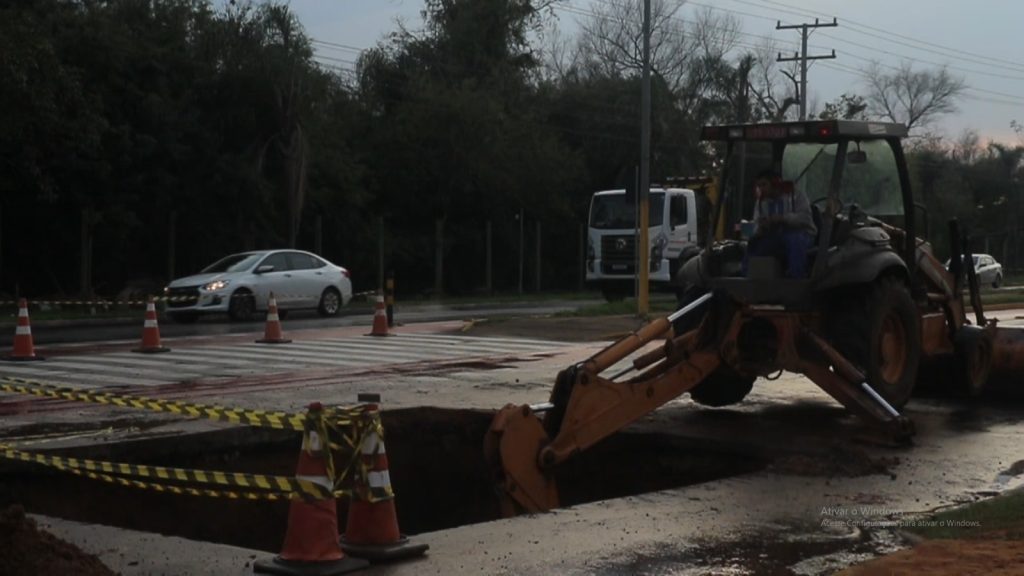 Trânsito alterado e abastecimento interrompido: Semae realiza obras na Avenida Imp. Leopoldina 154a50f5 f38c 4d3a b175 fec91240d0ea