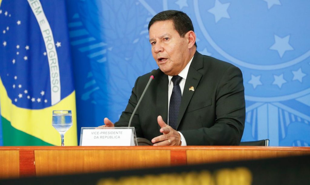 A convite do Sindilojas, General Mourão vem a Novo Hamburgo 49522815946 04e16d883f o