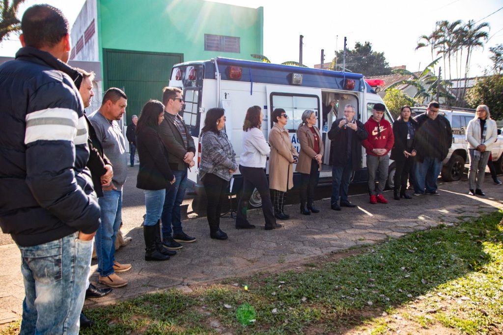 Prefeitura apresenta nova Farmácia Móvel a população Leopoldense Farmacia Movel