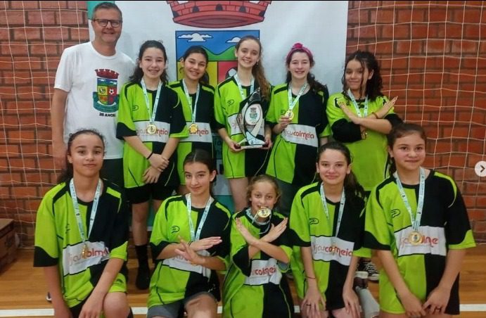 Futsal feminino já tem as primeiras campeãs na 25ª Olimpíada Escolar de Dois Irmãos 31969c40 4a24 43c9 9c00 40f15727189f