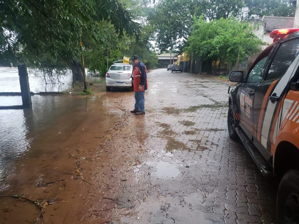 Após chuvas históricas em São Leopoldo, Prefeitura se mobiliza para recuperação da cidade Alerta