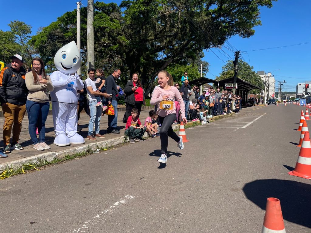 Corrida Kids reuniu 250 participantes em Estância Velha WhatsApp Image 2023 10 16 at 10.01.08