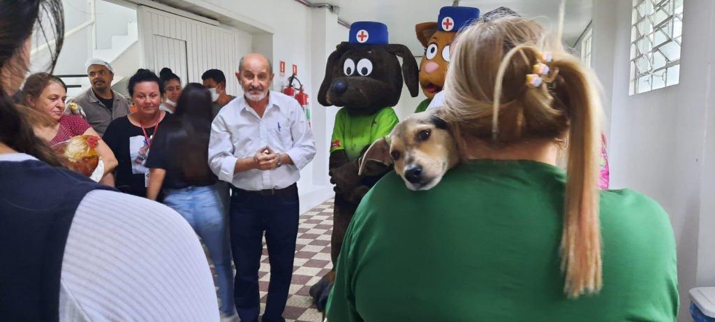 Hospital Centenário retoma projeto Visita Pet fotomoniquemarcolin21697043965460