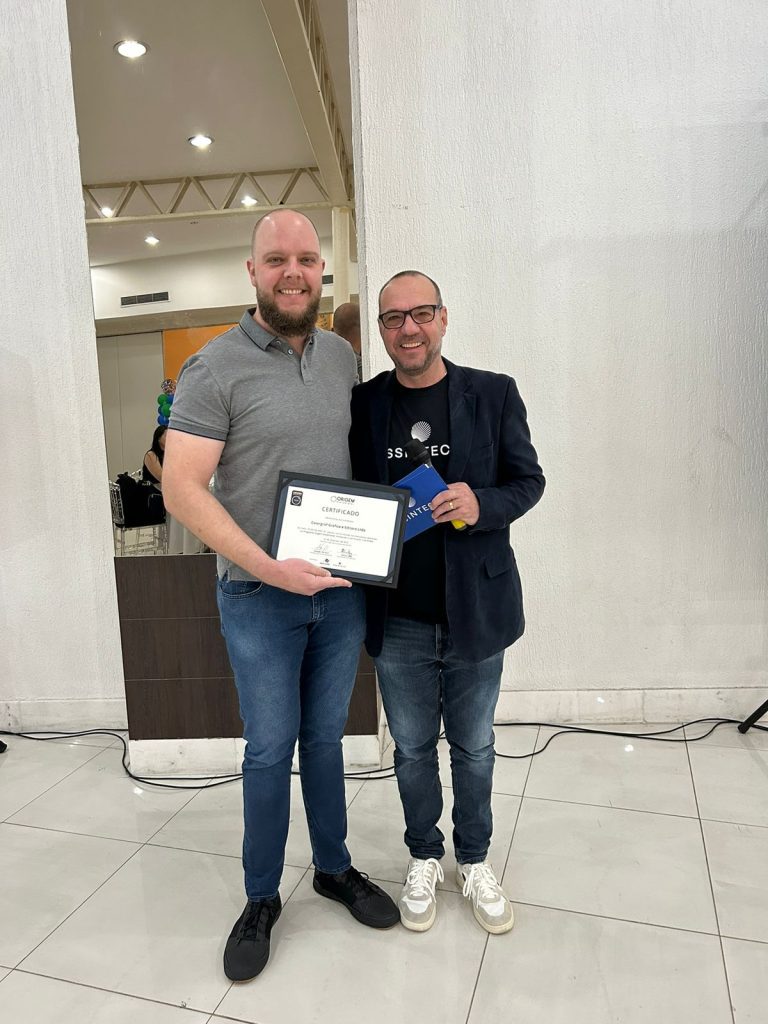 Ismael Arnold diretor Comercial Colorgraf e Gerson Berwanger presidente da Assintecal