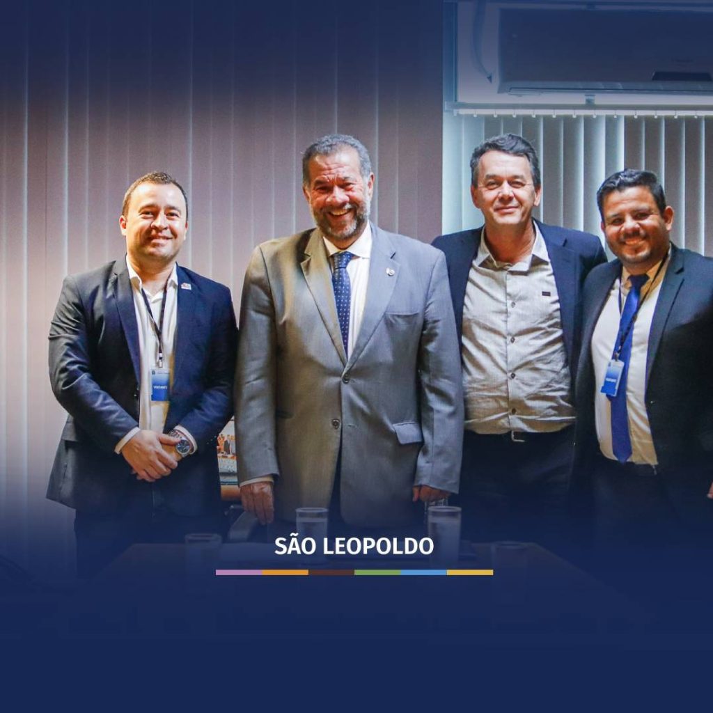 Representantes do PDT e do PT se reunem com ministro Lupi Espaco do Avila Card 1