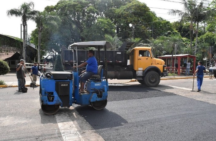 Iniciada a instalação de faixa elevada na Avenida 25 de Julho WhatsApp Image 2023 11 10 at 17.37.09