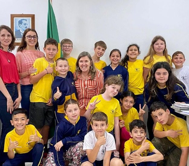 Estudantes da Professor Edvino Bervian têm dia de visita à prefeitura WhatsApp Image 2023 11 14 at 16.38.16