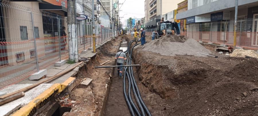 Iniciada a tubulação das redes de energia da rua Independência ruaindependencia11699997338329 foto