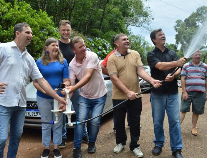 Prefeitura investe em ampliação de rede de água no Batatenthal WhatsApp Image 2023 12 18 at 14.17.05