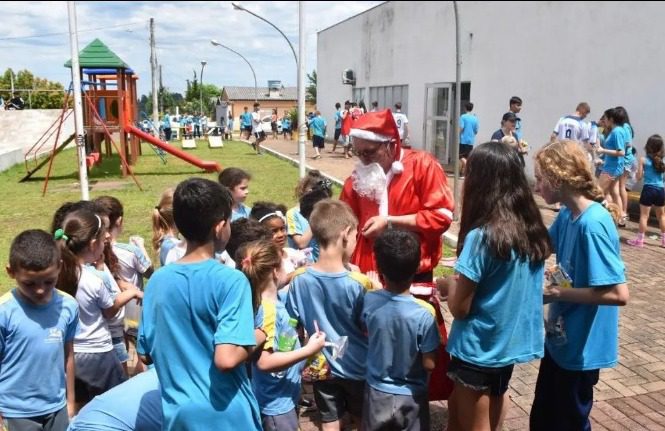 Lions Clube Dois Irmãos leva magia do Natal para crianças WhatsApp Image 2023 12 18 at 15.15.39