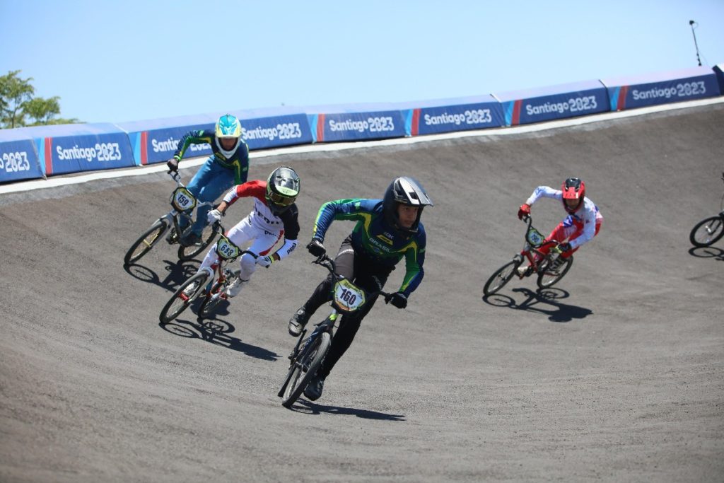 conquista internacional atletas da equipe municipal de bmx sao medalhistas copa latina de bmx no chi 1