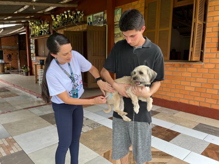 Prefeitura de Estância Velha imunizou 32 animais de estimação na quarta-feira maior WhatsApp Image 2023 12 14 at 103745 1