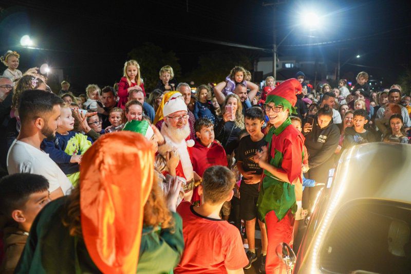 Chegada do Papai Noel reuniu a comunidade na Praça Concórdia whatsapp image 2023 12 11 at 11.49.55 am