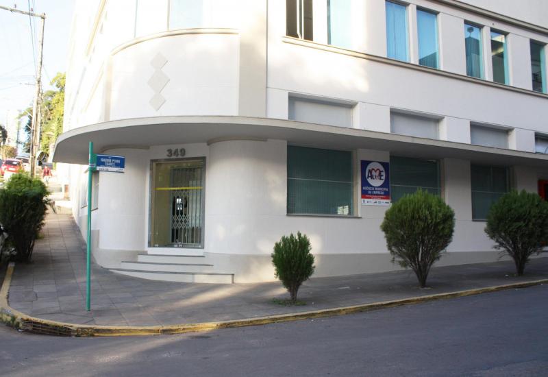 AME com mais de 200 vagas disponíveis 2785520120613SEDETUR AME Treinamento 25