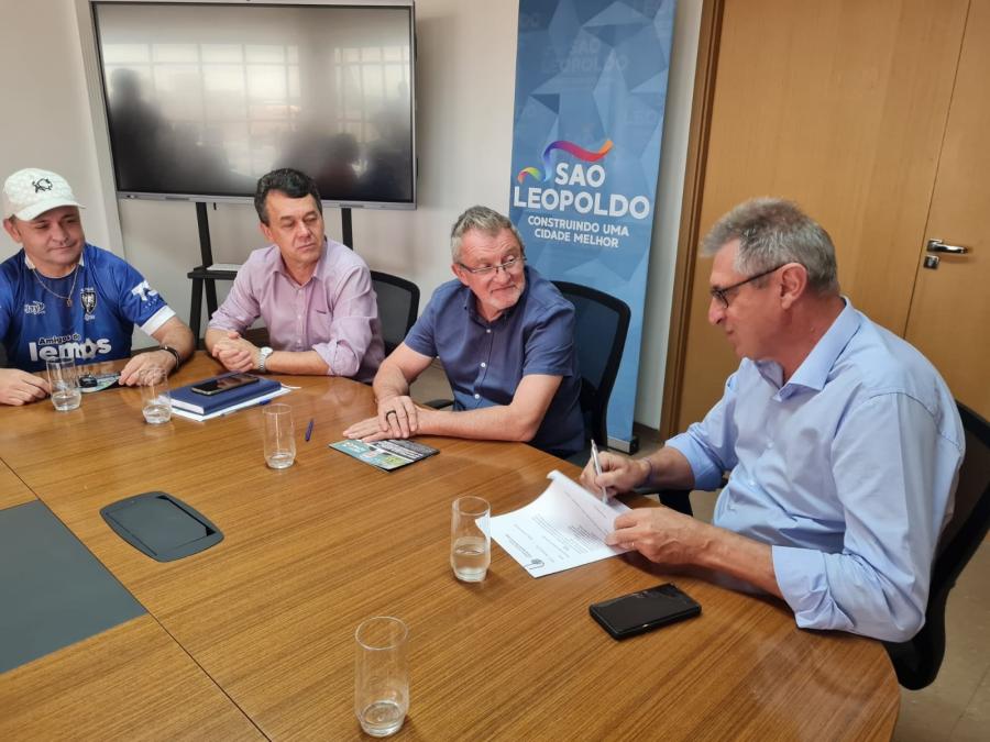 Saúde recebe emenda de R$ 300 mil do deputado Heitor Schuch emendaparlamentarsaude1704898450222 foto