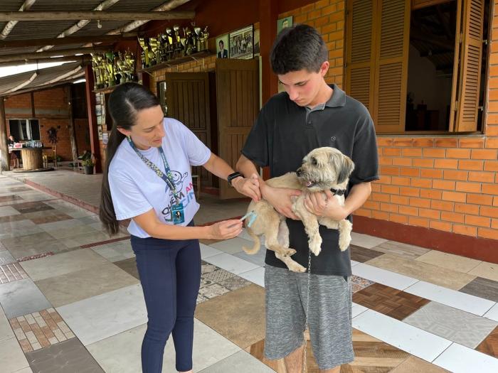 Primeira campanha de vacinação de cães e gatos do ano maior WhatsApp Image 2024 01 09 at 130815 1