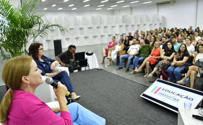Secretaria de Educação recebe equipes diretivas para início do ano letivo 3o 2024 02 08T145736.096