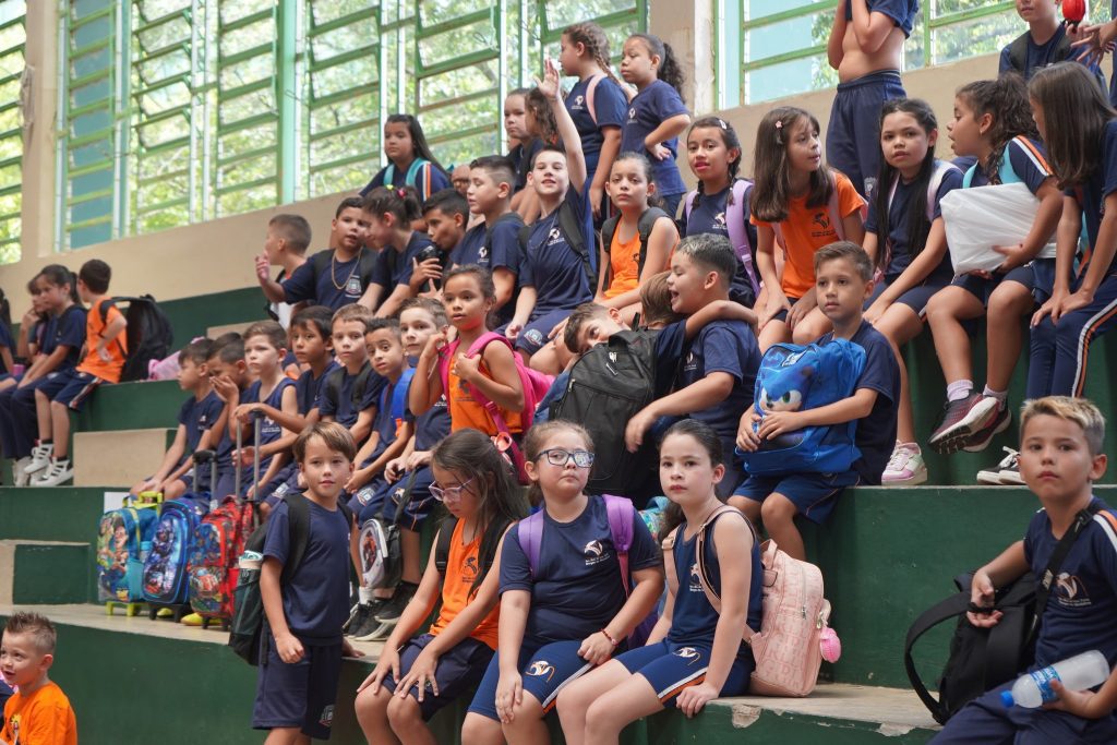 Quase 10 mil alunos da rede municipal voltaram às aulas 428480970 799728402199955 1548325609831651938 n