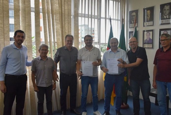 Município recebe confirmação de emendas dos deputados Heitor Schuch e Elton Weber WhatsApp Image 2024 02 26 at 17.29.24