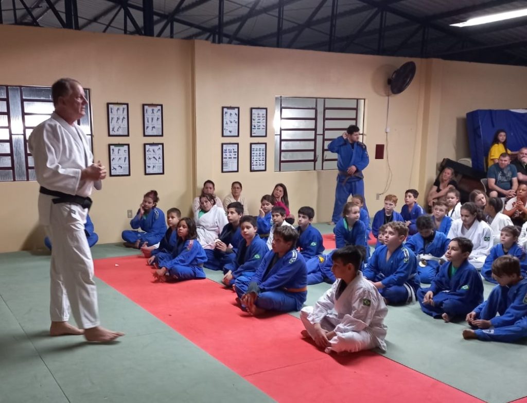 Prefeitura oferece oficinas esportivas gratuitas WhatsApp Image 2024 02 27 at 13.43.46