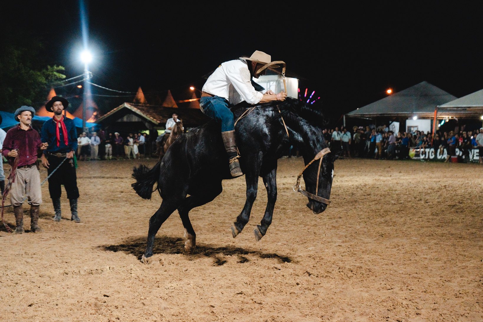 Prova de gineteada do Rodeio de Campo Bom terá 70 competidores 1 DSC01028ginete