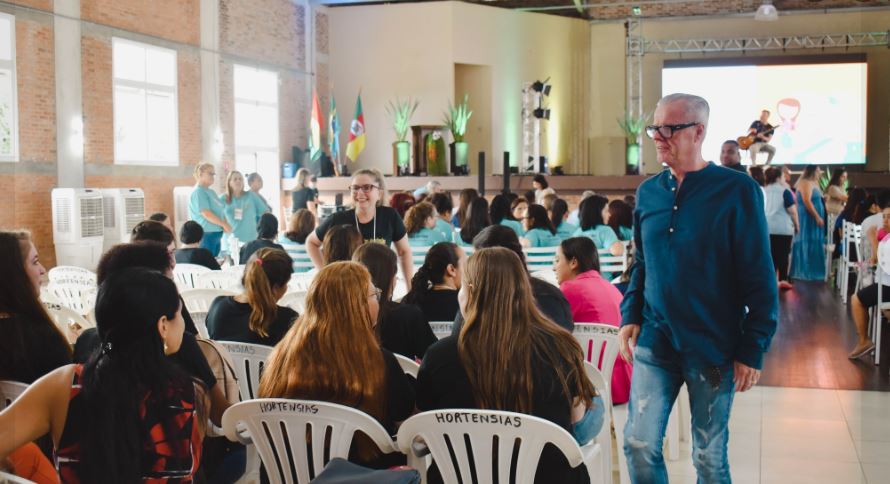 Prefeito de Portão, Kiko Hoff, em encontro com professores no começo do ano letivo