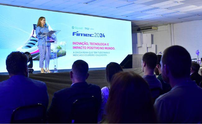 Fimec projeta receber mais de 20 mil pessoas nos pavilhões da Fenac 1 Prefeita Fátima participou da cerimônia de abertura da Feira e destacou o crescimento da Fenac nos últimos anos. (Foto: Lu Freitas/PMNH)