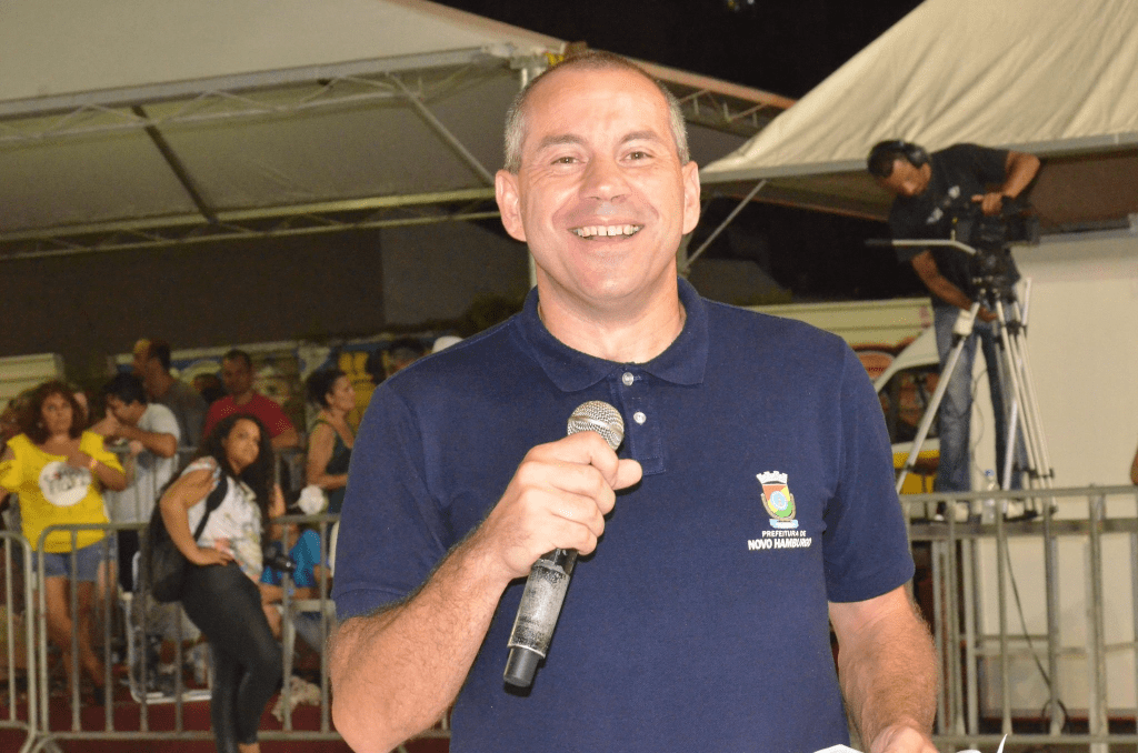 Maratona de apresentações de festas tradicionais na região maratona de apresentações de festas tradicionais na região Claudio Alves