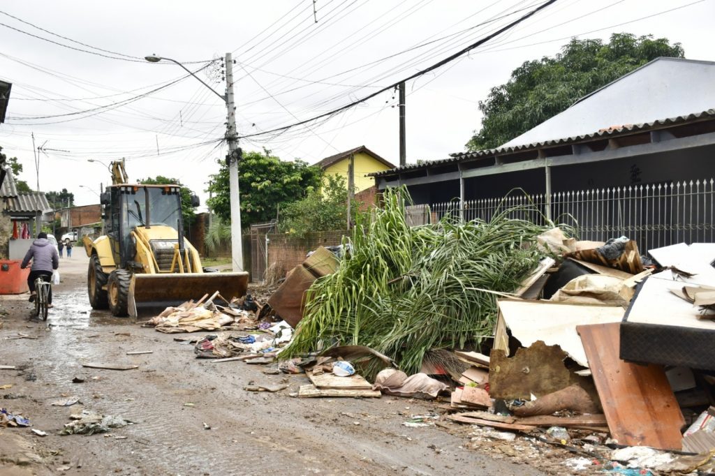 Decreto de calamidade de Novo Hamburgo é reconhecido pelo governo federal Entulhos enchente maio 2024 Novo Hamburgo Foto PMNH
