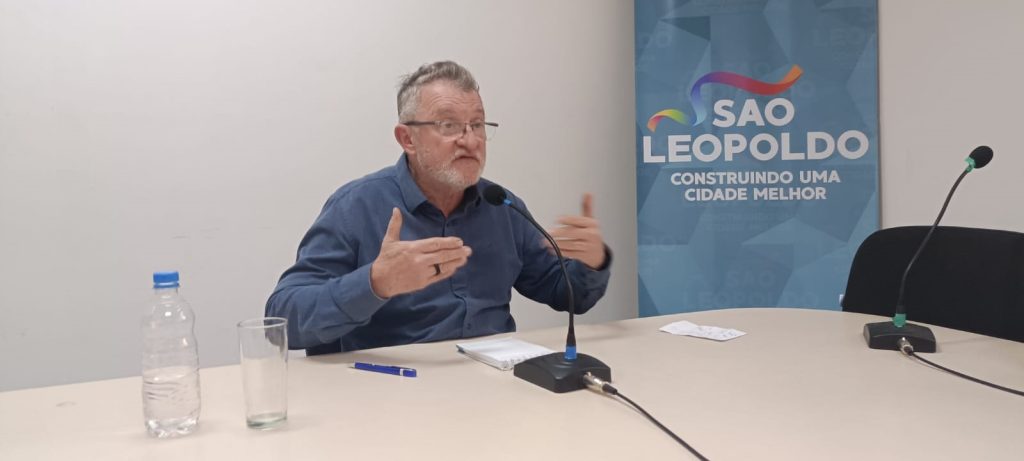Ary Vanazzi: "Vamos sair dessa tragédia muito mais fortes do que entramos" 1 Ary Vanazzi prefeito São Leopoldo live rádio prefeitura foto pmsl