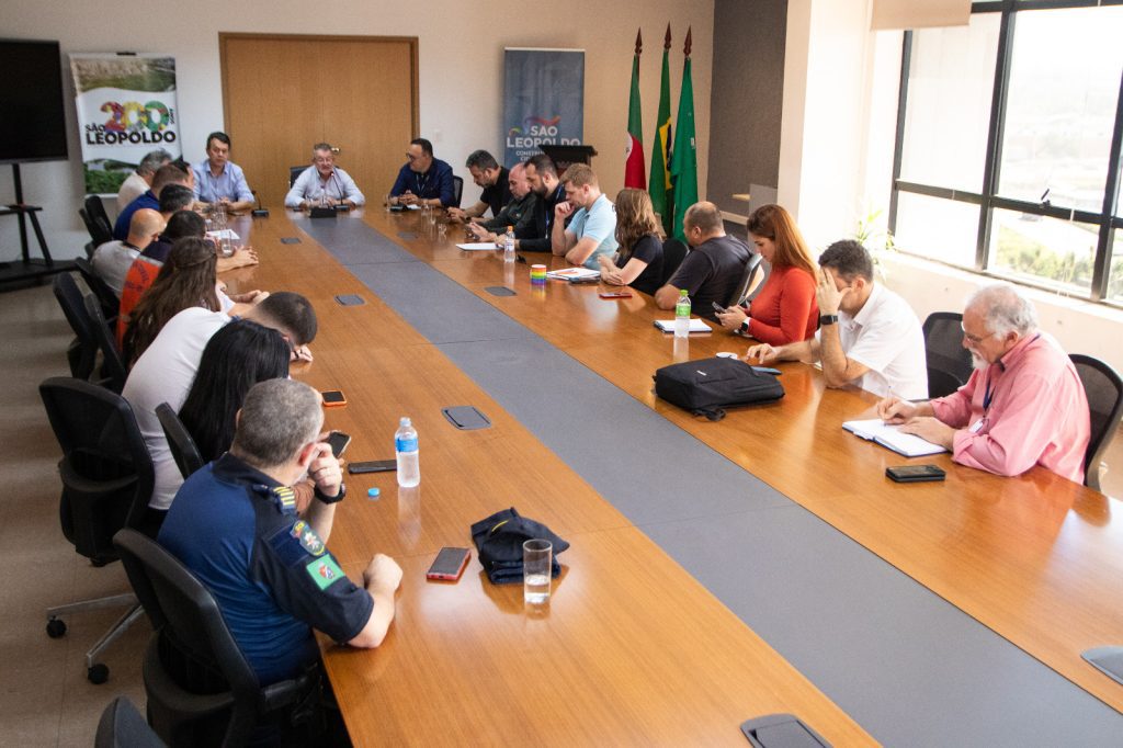Ary Vanazzi reunião secretários prefeitura Foto Thales Ferreira PMSL