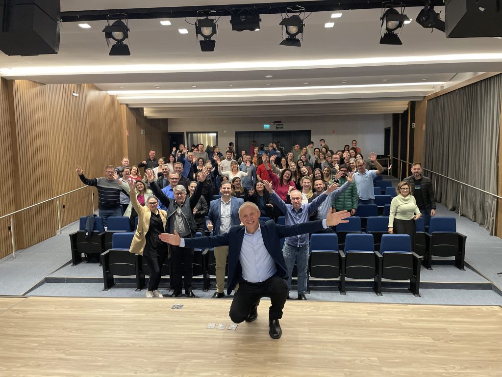 “Sentido de Vida”: encontro promove reflexão com especialista Marco Cassel palestra Sentido da Vida, CDL Sapiranga